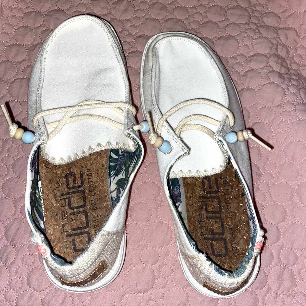 Hey Dude’s Womens loafers. Size 8